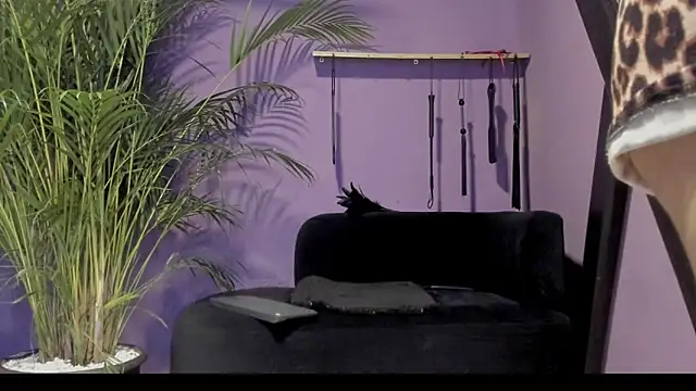 kathe hot online show from April 21, 8:23 pm