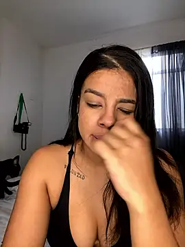 trianawhite online show from January 17, 3:17 pm