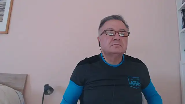 YOU6me online show from November 28, 9:45 am