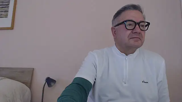 YOU6me online show from December 4, 8:45 am