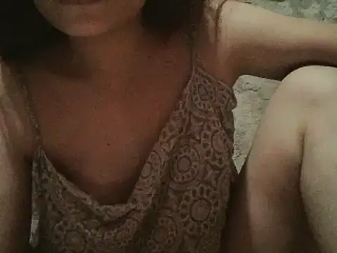 Snapshot of Beatrice143 chatting on December 15, 9:53 pm Beatrice143 online show from December 15, 9:53 pm