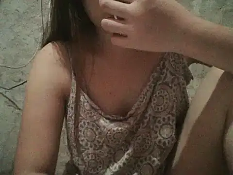 Snapshot of Beatrice143 chatting on December 17, 12:45 am Beatrice143 online show from December 17, 12:45 am