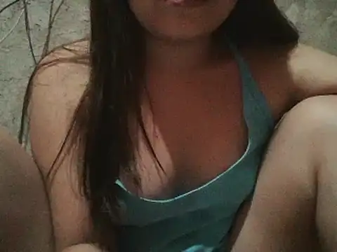 Snapshot of Beatrice143 chatting on December 27, 8:24 am Beatrice143 online show from December 27, 8:24 am