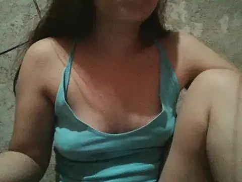 Snapshot of Beatrice143 chatting on December 29, 1:24 am Beatrice143 online show from December 29, 1:24 am