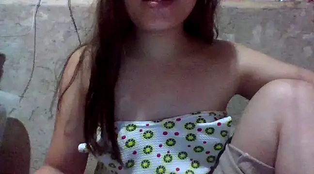 Snapshot of Beatrice143 chatting on January 4, 10:13 pm Beatrice143 online show from January 4, 10:13 pm