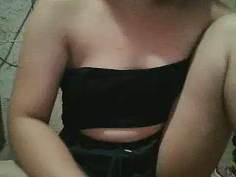 Snapshot of Beatrice143 chatting on January 23, 2:50 pm Beatrice143 online show from January 23, 2:50 pm