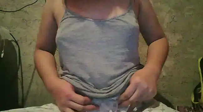 Snapshot of Beatrice143 chatting on January 31, 9:26 pm Beatrice143 online show from January 31, 9:26 pm