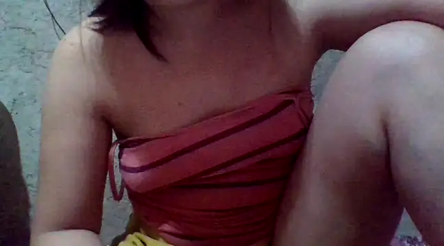 Snapshot of Beatrice143 chatting on February 17, 8:09 am Beatrice143 online show from February 17, 8:09 am