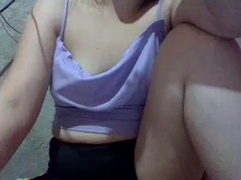 Snapshot of Beatrice143 chatting on March 8, 9:50 am Beatrice143 online show from March 8, 9:50 am