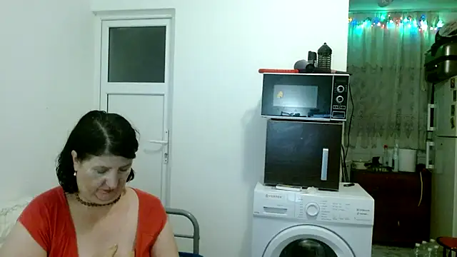 Snapshot of RidemerafSuzana chatting on December 4, 6:28 pm RidemerafSuzana online show from December 4, 6:28 pm