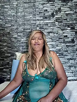 Mammabear 4u online show from March 9, 6:45 pm