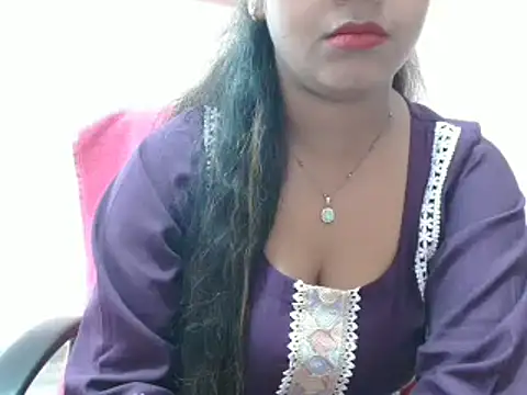 Snapshot of LovingPihu chatting on January 27, 5:36 am LovingPihu online show from January 27, 5:36 am