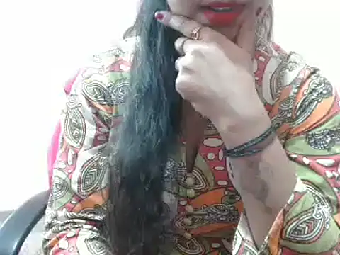 Snapshot of LovingPihu chatting on January 31, 5:40 am LovingPihu online show from January 31, 5:40 am