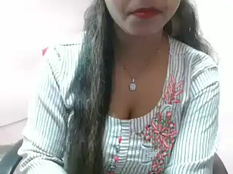 Snapshot of LovingPihu chatting on February 7, 8:22 am LovingPihu online show from February 7, 8:22 am