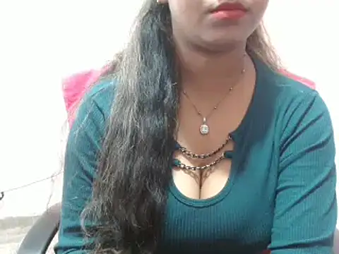 Snapshot of LovingPihu chatting on February 13, 8:06 am LovingPihu online show from February 13, 8:06 am