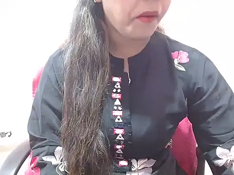 Snapshot of LovingPihu chatting on February 14, 5:19 am LovingPihu online show from February 14, 5:19 am