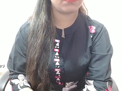 Snapshot of LovingPihu chatting on February 14, 8:21 am LovingPihu online show from February 14, 8:21 am