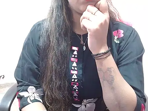Snapshot of LovingPihu chatting on February 14, 11:31 am LovingPihu online show from February 14, 11:31 am