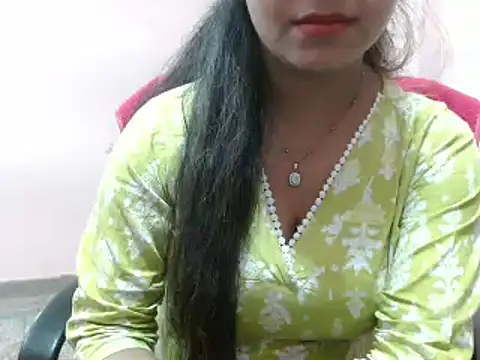 Snapshot of LovingPihu chatting on February 18, 8:49 am LovingPihu online show from February 18, 8:49 am