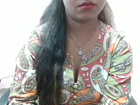 Snapshot of LovingPihu chatting on February 21, 8:29 am LovingPihu online show from February 21, 8:29 am