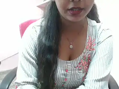Snapshot of LovingPihu chatting on February 24, 9:10 am LovingPihu online show from February 24, 9:10 am
