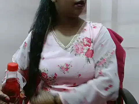 Snapshot of LovingPihu chatting on February 28, 4:54 am LovingPihu online show from February 28, 4:54 am