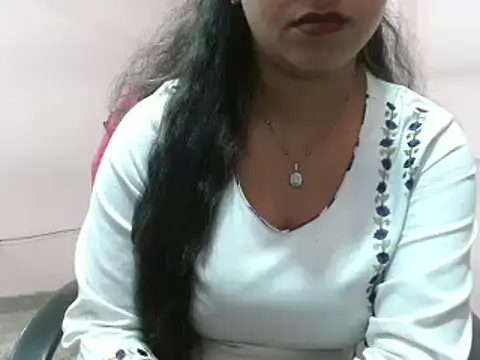 Snapshot of LovingPihu chatting on March 4, 11:51 am LovingPihu online show from March 4, 11:51 am