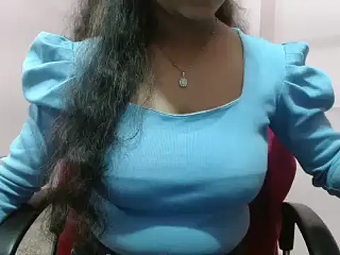 Snapshot of LovingPihu chatting on March 12, 10:37 am LovingPihu online show from March 12, 10:37 am
