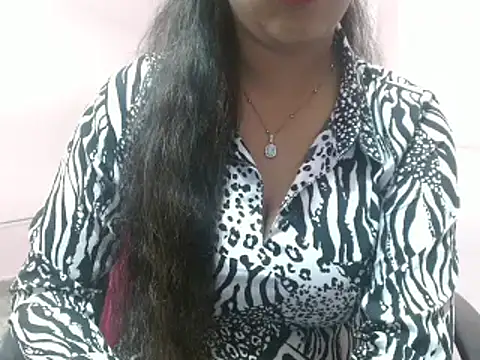 Snapshot of LovingPihu chatting on March 17, 8:18 am LovingPihu online show from March 17, 8:18 am