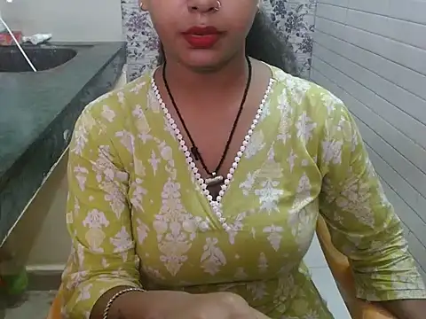 Snapshot of LovingPihu chatting on September 13, 5:29 am LovingPihu online show from September 13, 5:29 am