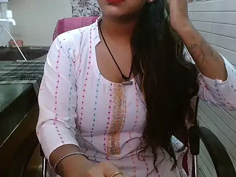 Snapshot of LovingPihu chatting on September 21, 5:42 am LovingPihu online show from September 21, 5:42 am