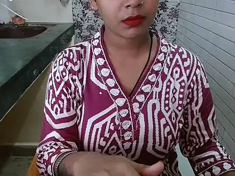 Snapshot of LovingPihu chatting on October 4, 5:49 am LovingPihu online show from October 4, 5:49 am