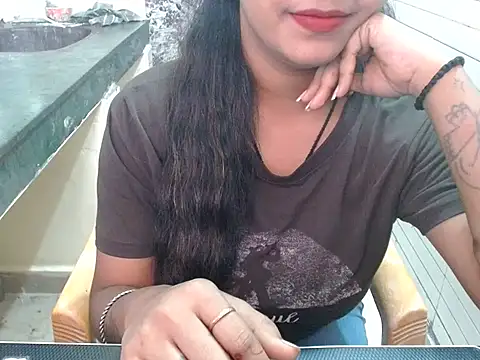 Snapshot of LovingPihu chatting on October 13, 5:29 am LovingPihu online show from October 13, 5:29 am