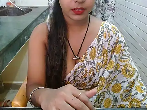 Snapshot of LovingPihu chatting on October 16, 5:52 am LovingPihu online show from October 16, 5:52 am