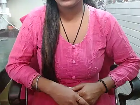 Snapshot of LovingPihu chatting on October 19, 5:08 am LovingPihu online show from October 19, 5:08 am