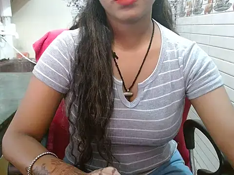 Snapshot of LovingPihu chatting on October 21, 5:41 am LovingPihu online show from October 21, 5:41 am
