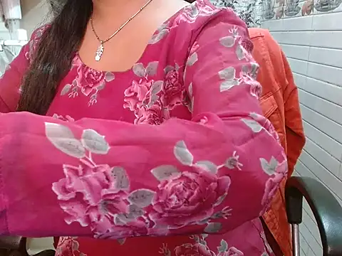 LovingPihu online show from February 12, 6:19 am