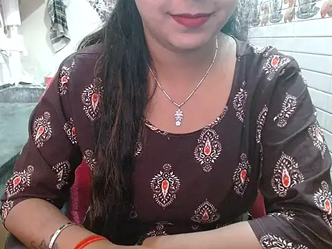 LovingPihu online show from April 2, 5:27 am