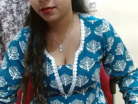 LovingPihu online show from April 16, 5:30 am