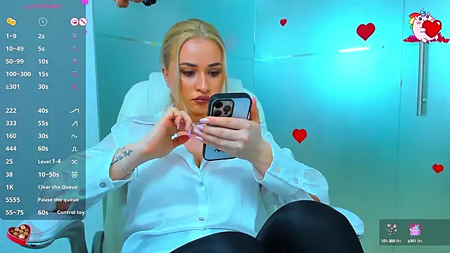 sassy madeline online show from February 26, 12:05 am