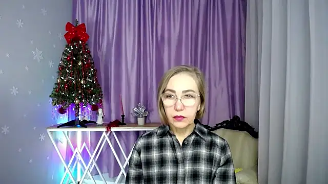 queen a n i online show from January 15, 10:42 am