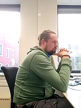 Snapshot of Tj1sen chatting on December 4, 12:25 pm Tj1sen online show from December 4, 12:25 pm