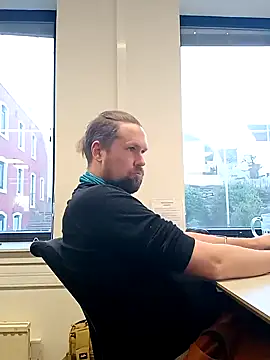 Snapshot of Tj1sen chatting on December 9, 12:40 pm Tj1sen online show from December 9, 12:40 pm