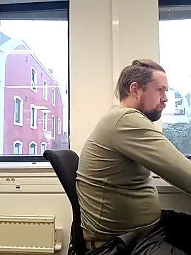 Snapshot of Tj1sen chatting on December 17, 11:49 am Tj1sen online show from December 17, 11:49 am