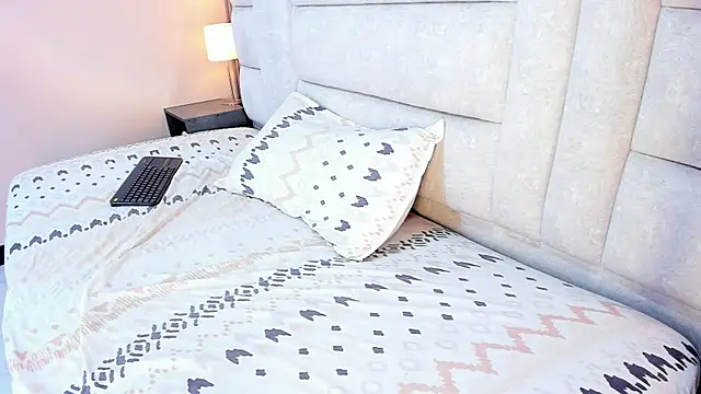 EYMI TOMSOM online show from February 24, 11:43 am