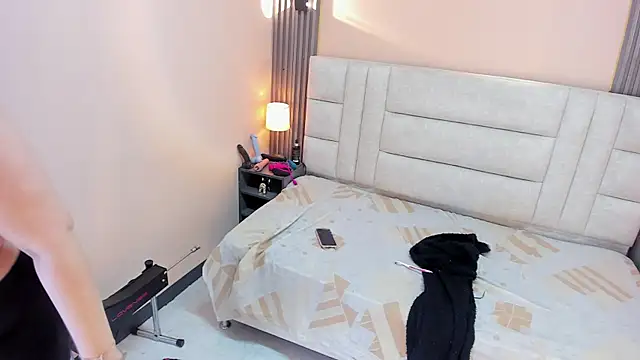 EYMI TOMSOM online show from March 8, 11:37 am