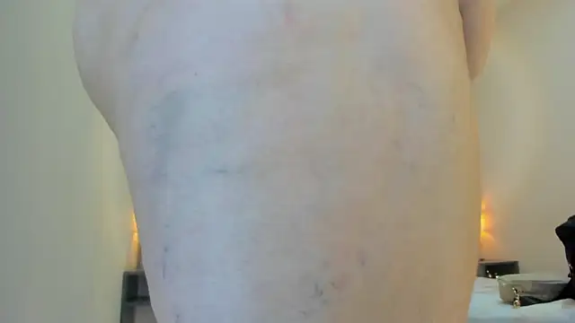 EYMI TOMSOM online show from October 20, 10:38 am