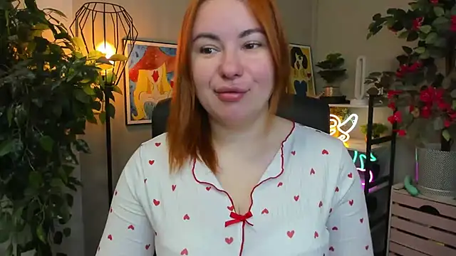 LAYLAxSTAR online show from November 12, 7:20 am