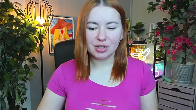 LAYLAxSTAR online show from December 2, 7:36 am