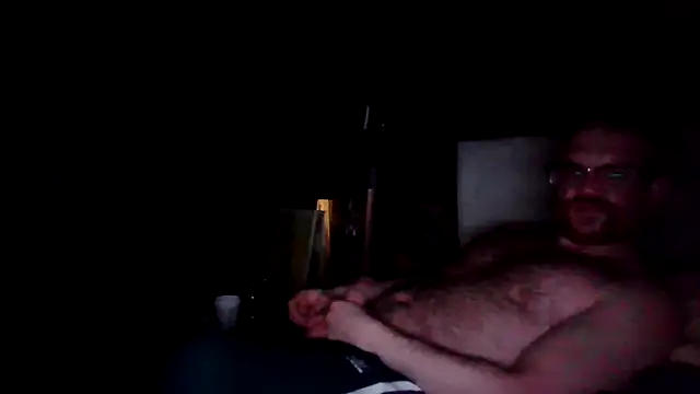 Snapshot of ryankurt5247 chatting on April 2, 1:31 pm ryankurt5247 online show from April 2, 1:31 pm